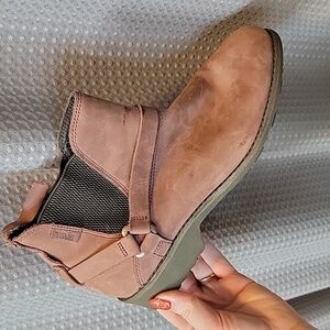 Teva De La Vina Dos Chelsea Waterproof Bootie Size 9